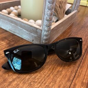 Ray-Ban Classic Black Sunglasses